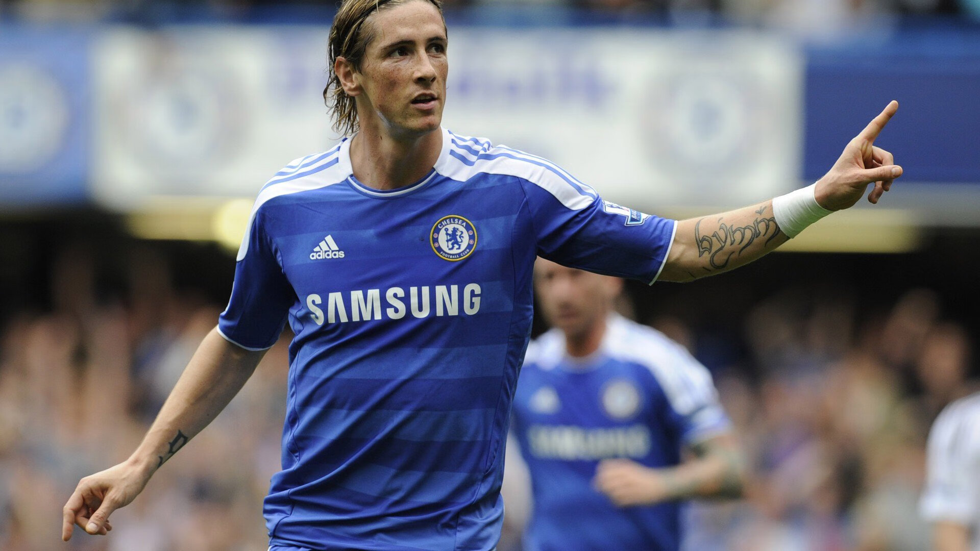 德甲激烈对抗，教练强调团队合作，德甲各俱乐部现任教练